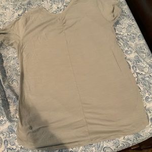 Lululemon stretchy shirt